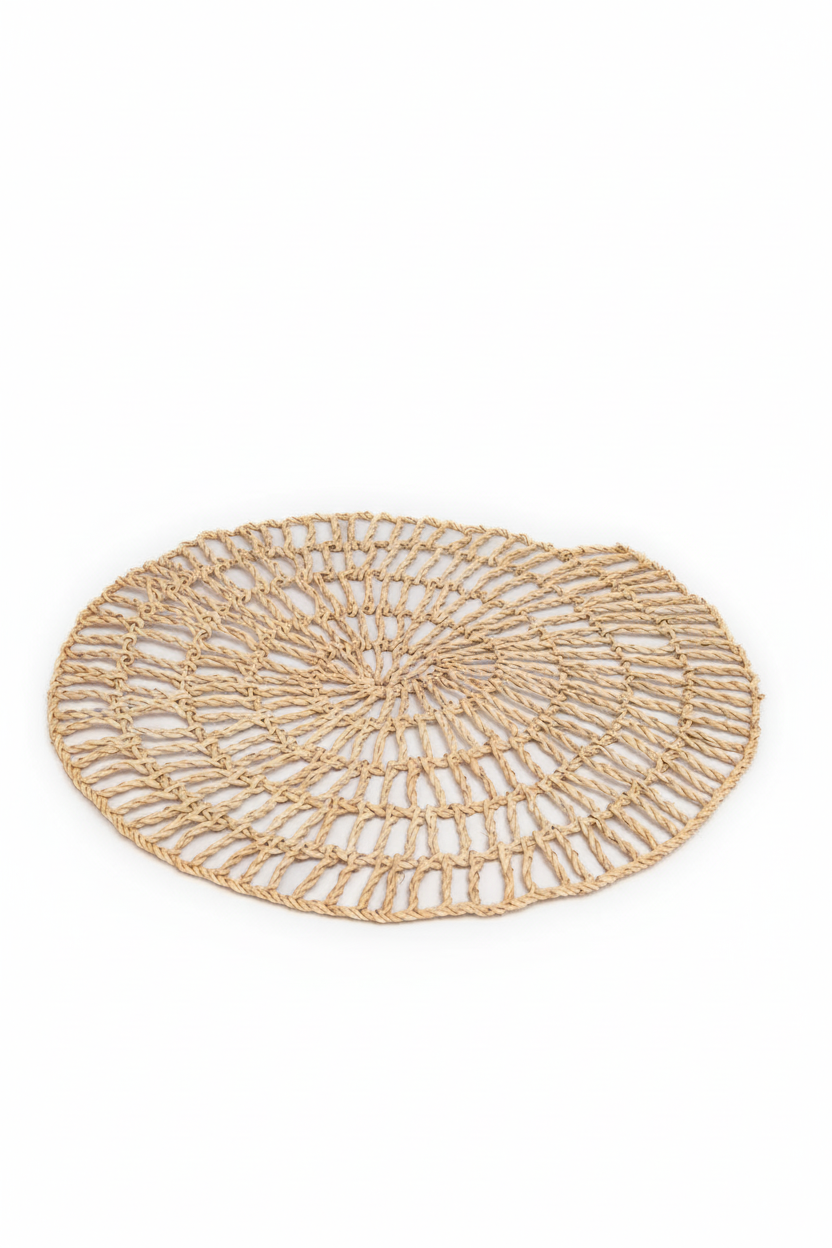 Snail-shaped raffia rug – Natural handmade floor mat